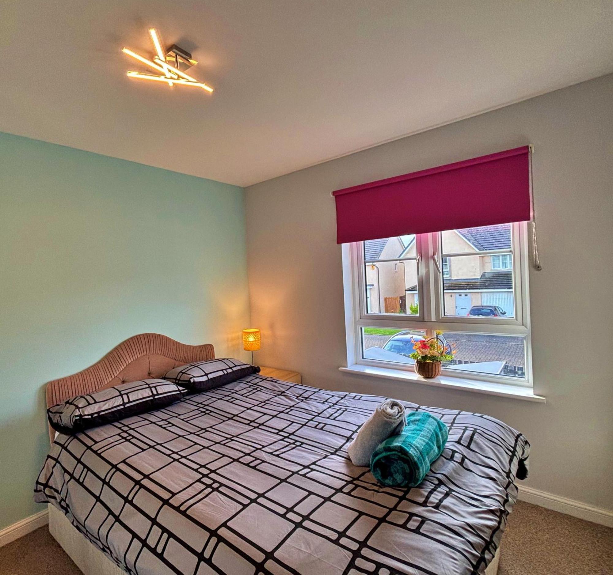 3 Bed House With Parking Near Airport Βίλα Εδιμβούργο Εξωτερικό φωτογραφία