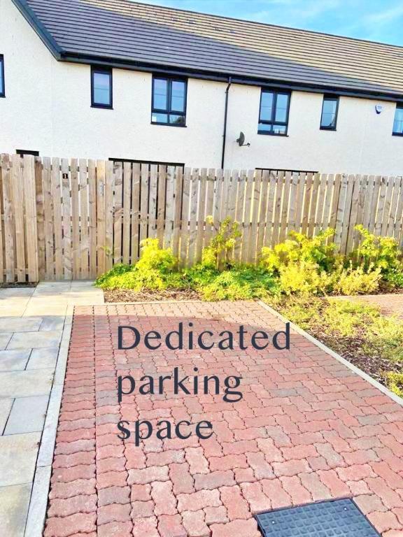 3 Bed House With Parking Near Airport Βίλα Εδιμβούργο Εξωτερικό φωτογραφία