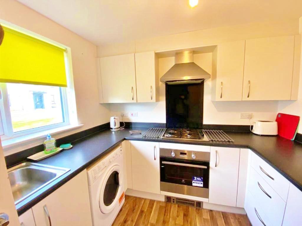 3 Bed House With Parking Near Airport Βίλα Εδιμβούργο Εξωτερικό φωτογραφία