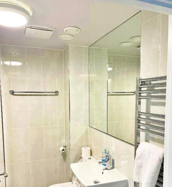 3 Bed House With Parking Near Airport Βίλα Εδιμβούργο Εξωτερικό φωτογραφία